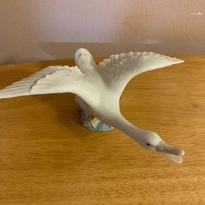 Pre owned Lladro “Duck Running” #1263